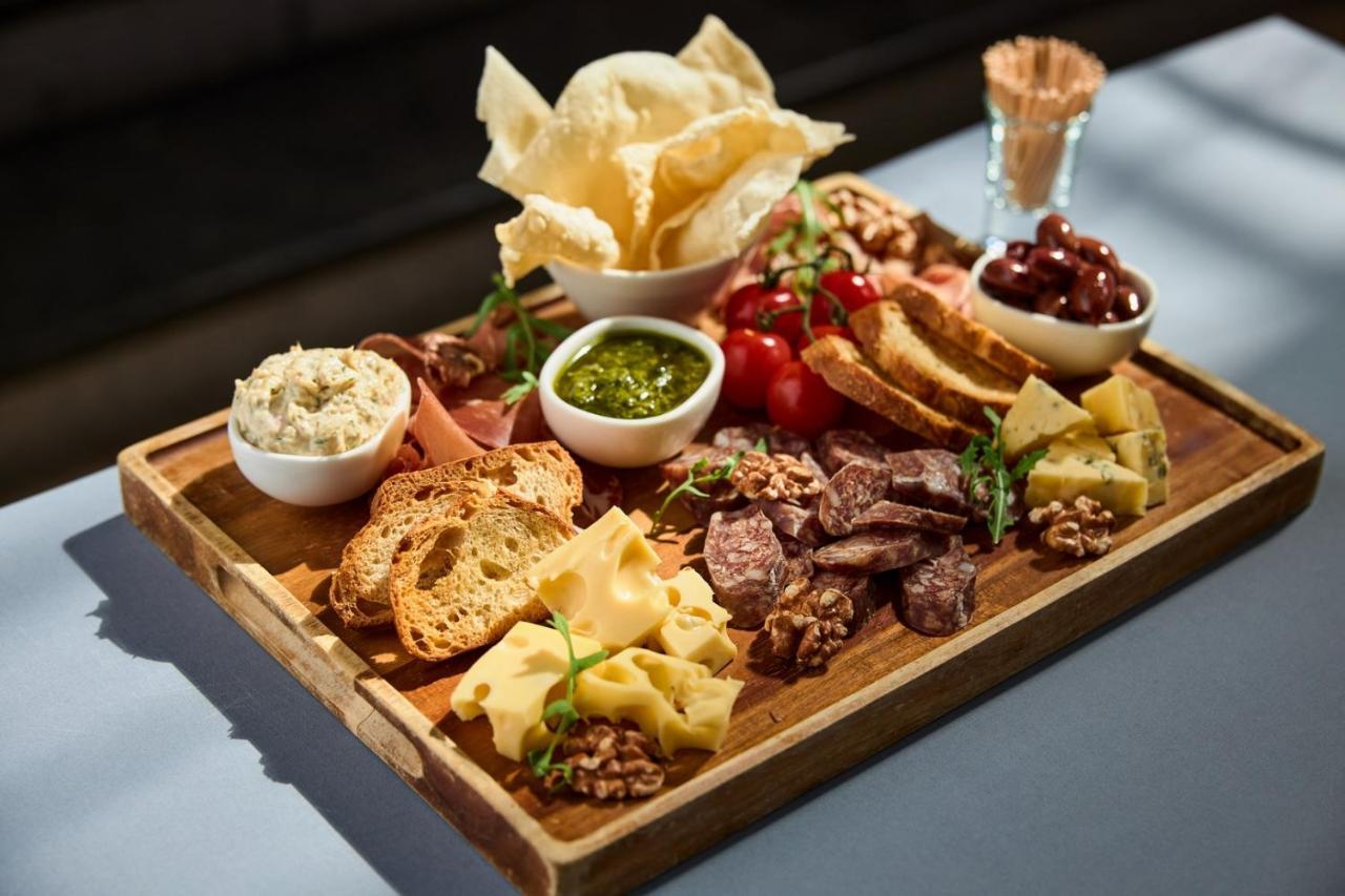 Prinsenhof Groningen Zewnętrze zdjęcie A cheese board